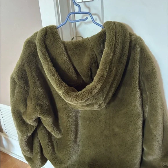 NWT super soft jacket. Xs made big - Picture 4 of 6